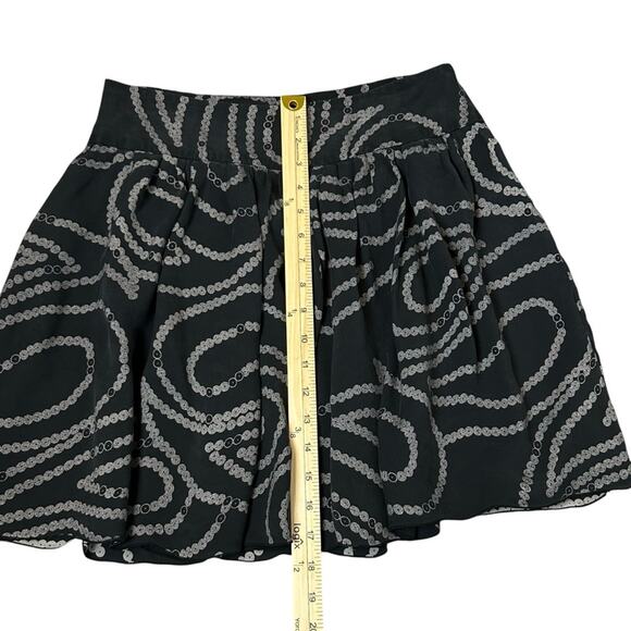 Banana Republic Black Silk Skirt Womens Size 4 Lined Mini Feminine Flowy Flirty - Picture 7 of 8